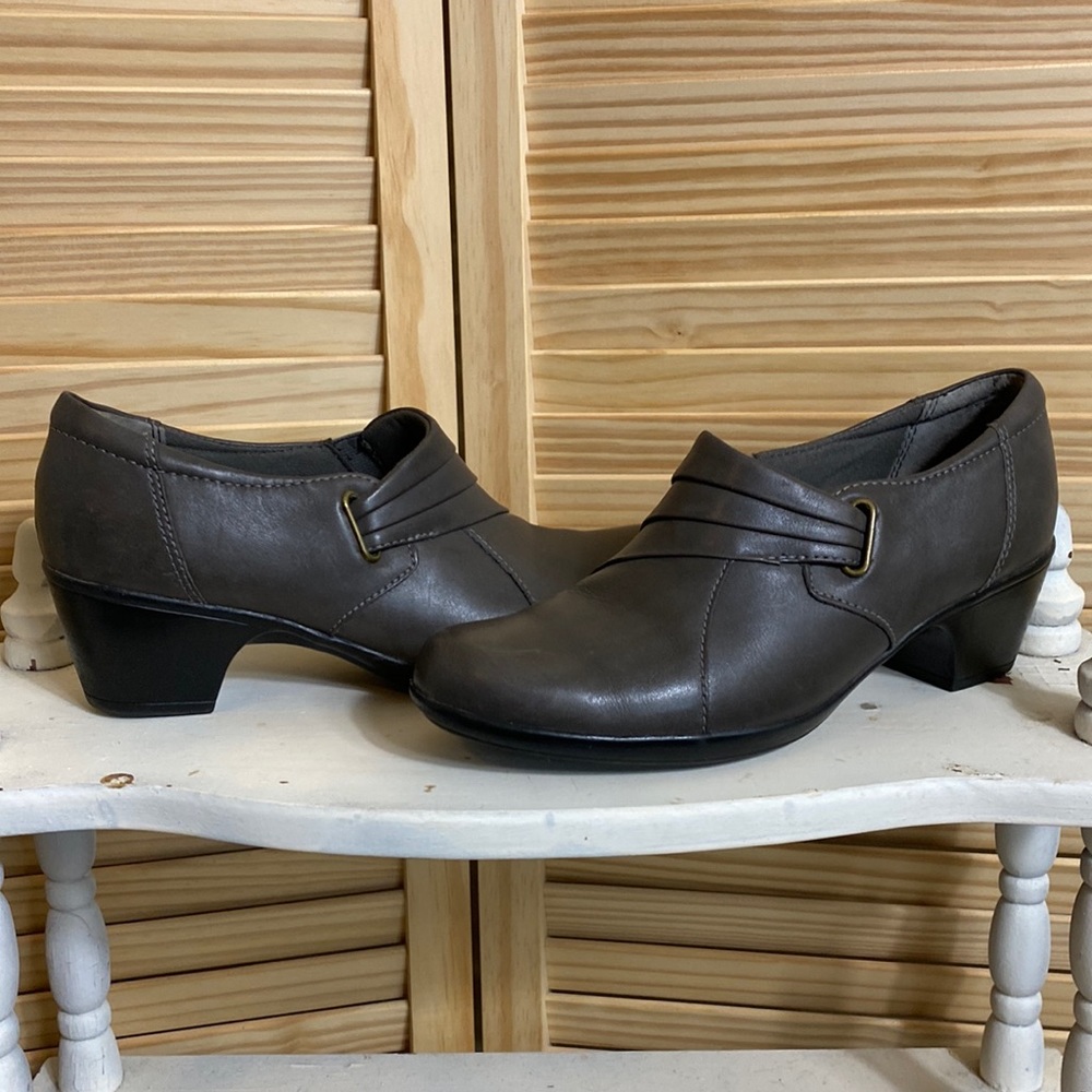 Clarks Gray Women's Mule Slight Heel Size 8M Used